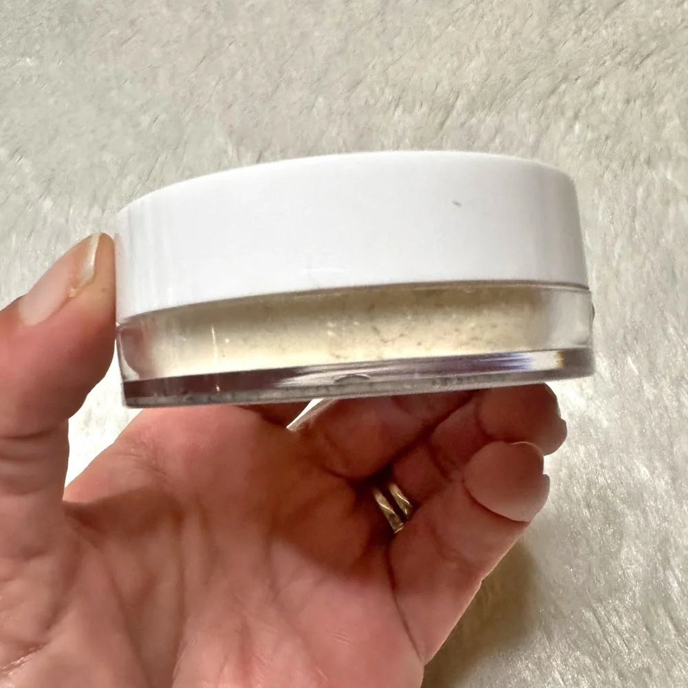 NEW Rachel Couture Translucent Loose Setting Finishing Powder Light 8g